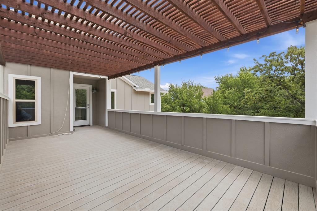 Emerald Sound At Lake Lewisvil - Residential