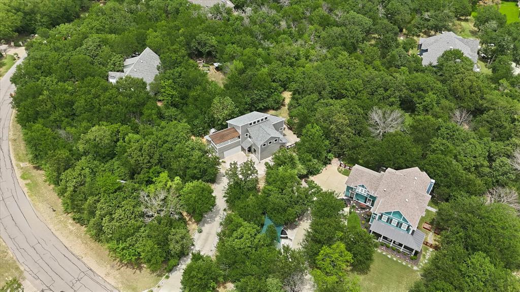 Emerald Sound At Lake Lewisvil - Residential