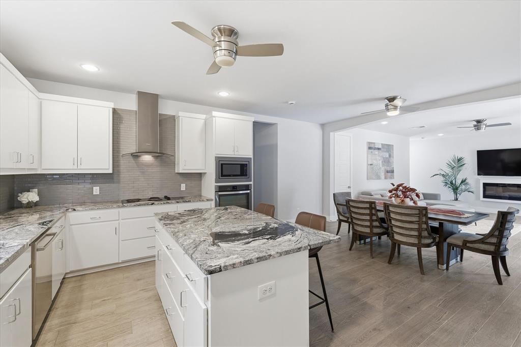Emerald Sound At Lake Lewisvil - Residential