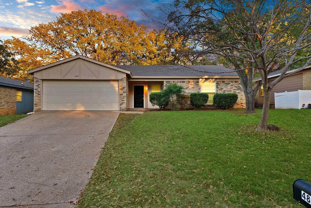 3-bed, 2-bath Arlington home featuring a bright, open layout with spacious living areas and great natural light. The functional kitchen and generous storage make daily living easy, while the large backyard is perfect for relaxing or entertaining. Located on a quiet cul-de-sac with quick access to parks, schools, and major amenities. A well-kept home in a highly desirable area—move-in ready and full of potential.According to seller the roof is one year old