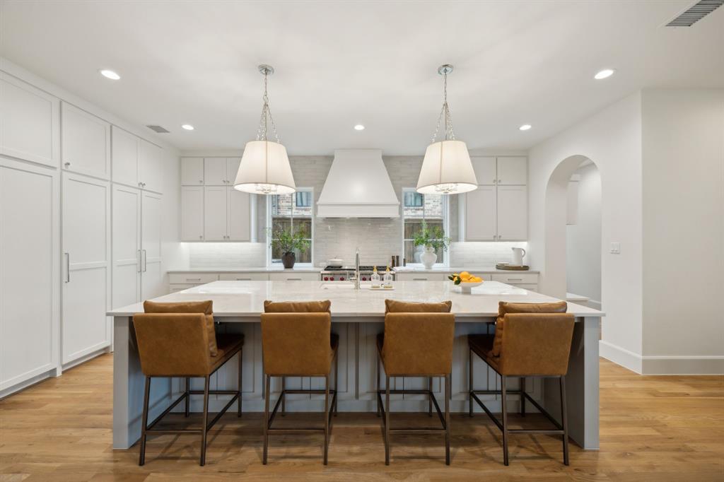 WHITE ROCK BLUFFS - Residential