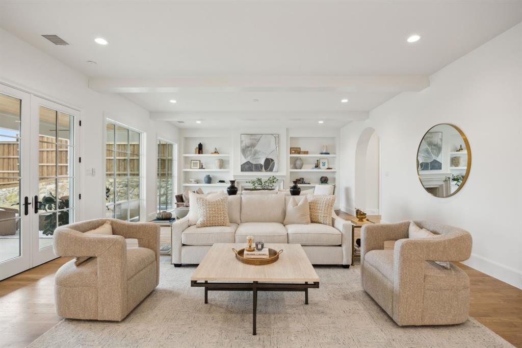 WHITE ROCK BLUFFS - Residential