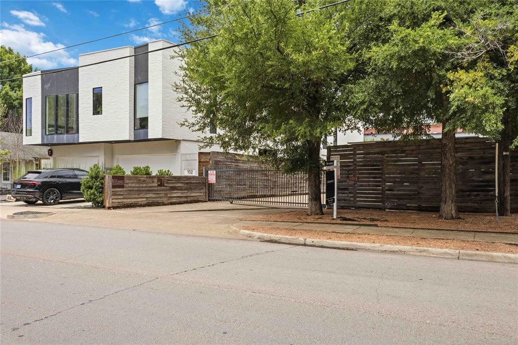 5111 Manett Condos - Residential