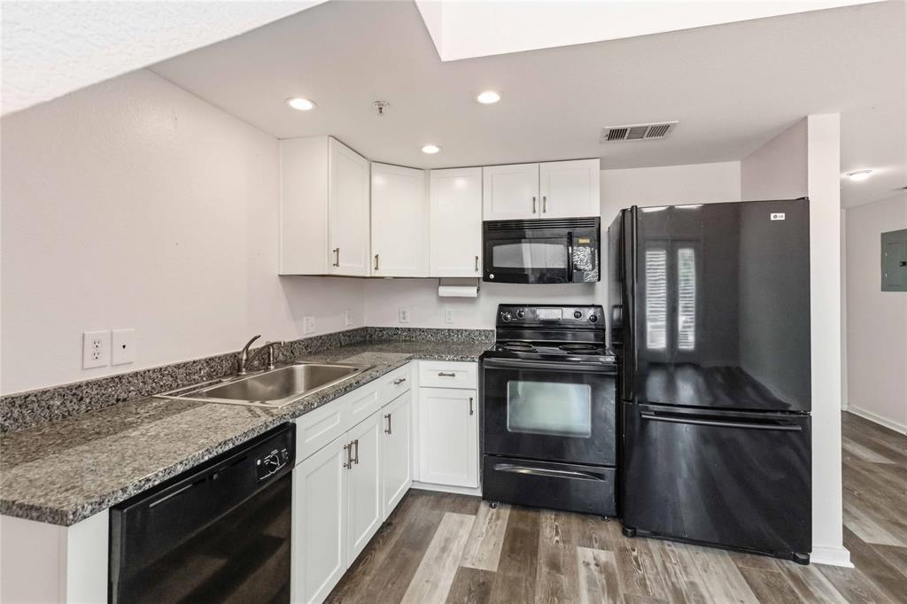 5111 Manett Condos - Residential