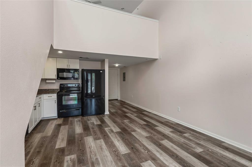 5111 Manett Condos - Residential