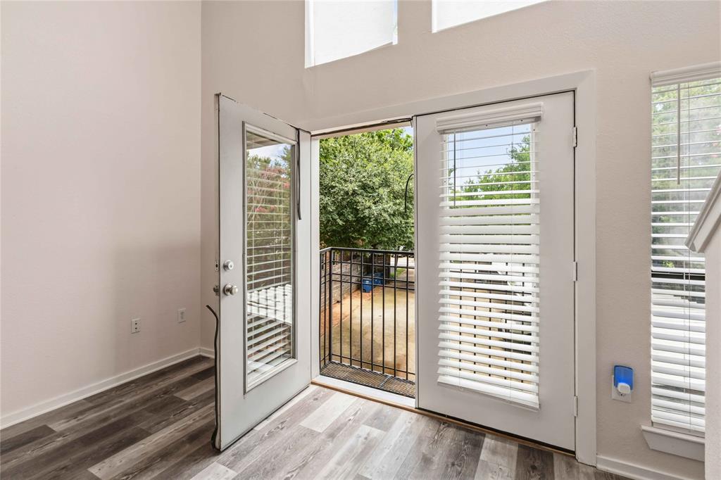 5111 Manett Condos - Residential
