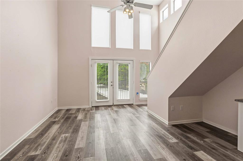 5111 Manett Condos - Residential