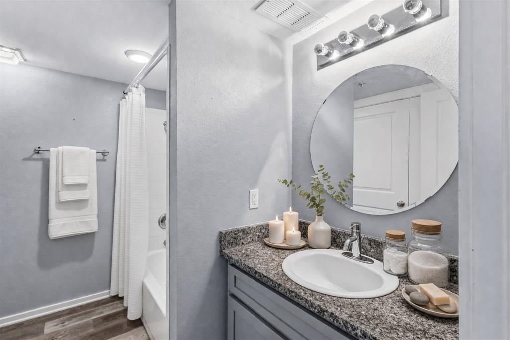 5111 Manett Condos - Residential