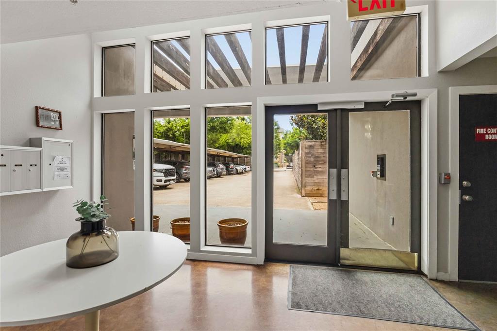 5111 Manett Condos - Residential