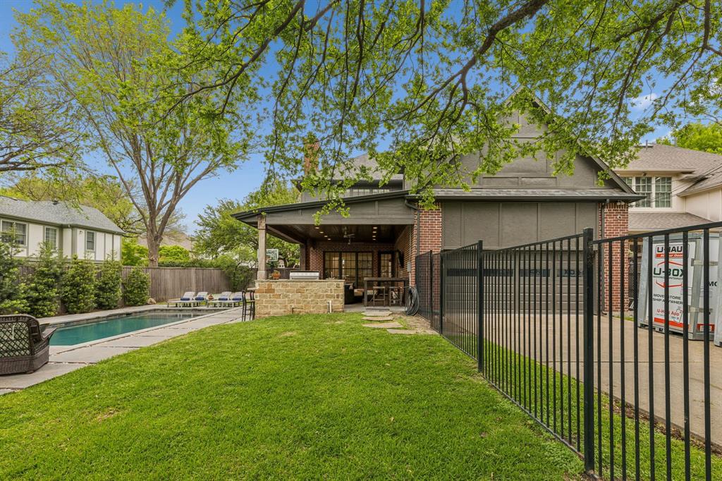 Summit Lawn - Residential