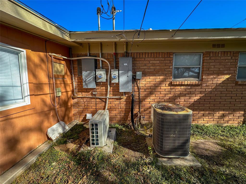 JONES & LEGGETT - Residential Income