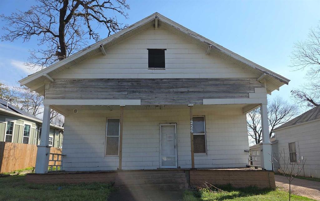 Opportunity for a savvy investor seeking a renovation project with upside potential. This 1930-built single-family home offers 2 bedrooms, an 1 bathroom.  The property provides a solid footprint for a rehab, allowing for interior updates and modernization to enhance value.

Ideal for a handyman or investor looking to renovate for resale or rental, with flexibility to execute multiple strategies. The lot size adds additional appeal and potential for improved exterior presentation. Surrounding properties have shown strong results after renovation, supporting the opportunity for repositioning.

This property requires TLC and is being sold as-is.