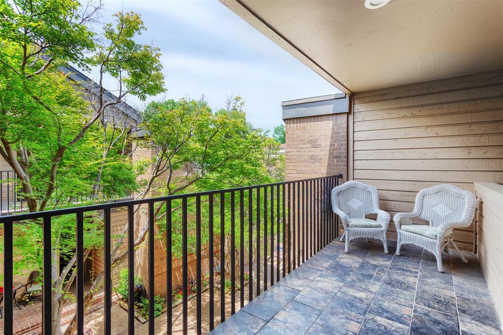 Lakes Of Bent Tree Condo - Residential