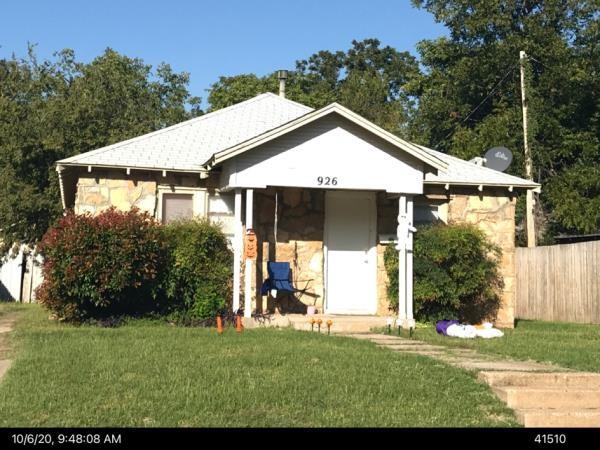 CUTE & COZY 2 BR 1 BA STONE HOUSE, DETACHED GARAGE, WINDOW UNIT FOR COOLING, LARGE FENCED YARD, WASHER-DRYER HOOKUPS.

OWNER MUST APPROVE ALL PETS

REQUIRES TENANT ENROLLMENT TO THE TENANT BENEFIT PACKAGE THROUGH GERARD REAL ESTATE. ASK US FOR DETAILS. $40.00 A MONTH.