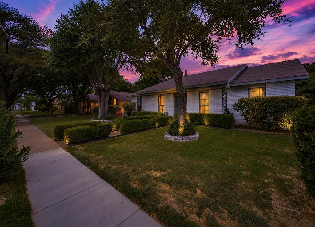 White Rock Village 01 - Residential