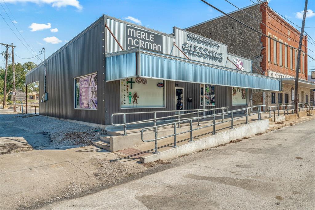 Bishop 1st Add - Commercial Sale
