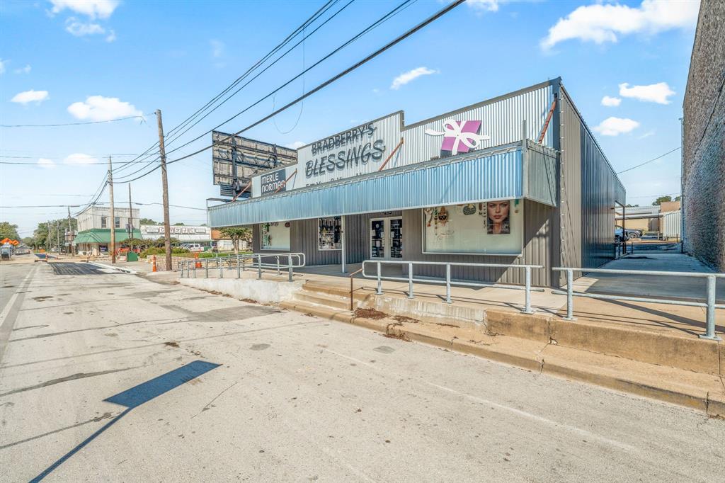 Bishop 1st Add - Commercial Sale