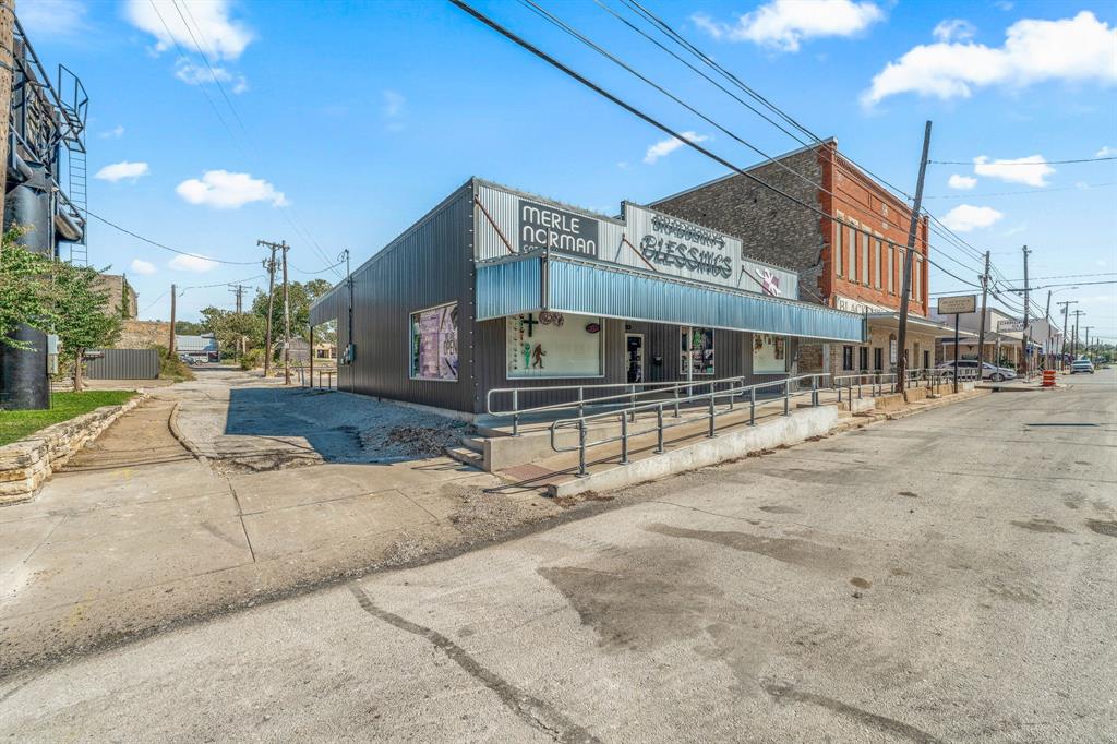 Bishop 1st Add - Commercial Sale