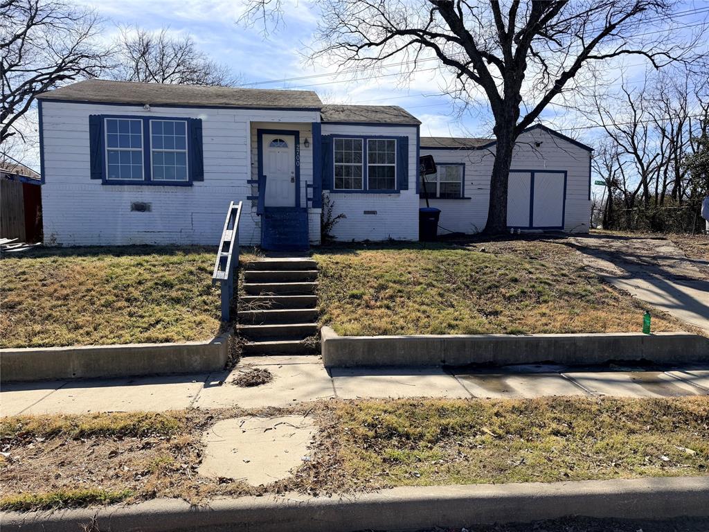 Beautifully updated move-in-ready home with new flooring and kitchen cabinets. Conveniently located off of 287 N, minutes from downtown Fort Worth. This is an excellent opportunity for landlords or owner-occupants. Home is being sold AS IS—don’t miss this one!