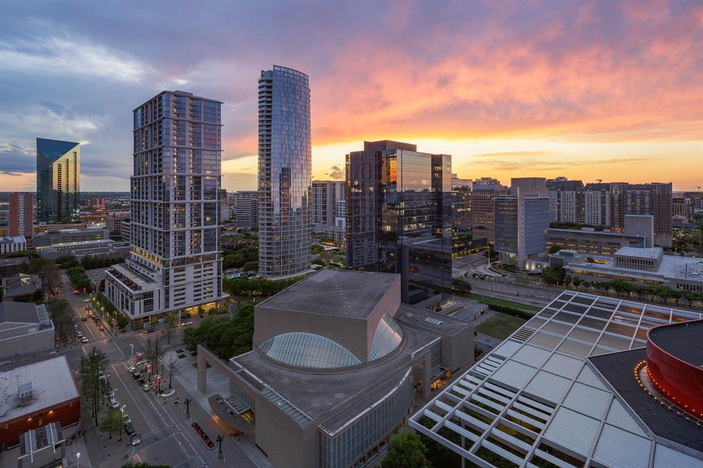 HALL Arts Residences - Residential