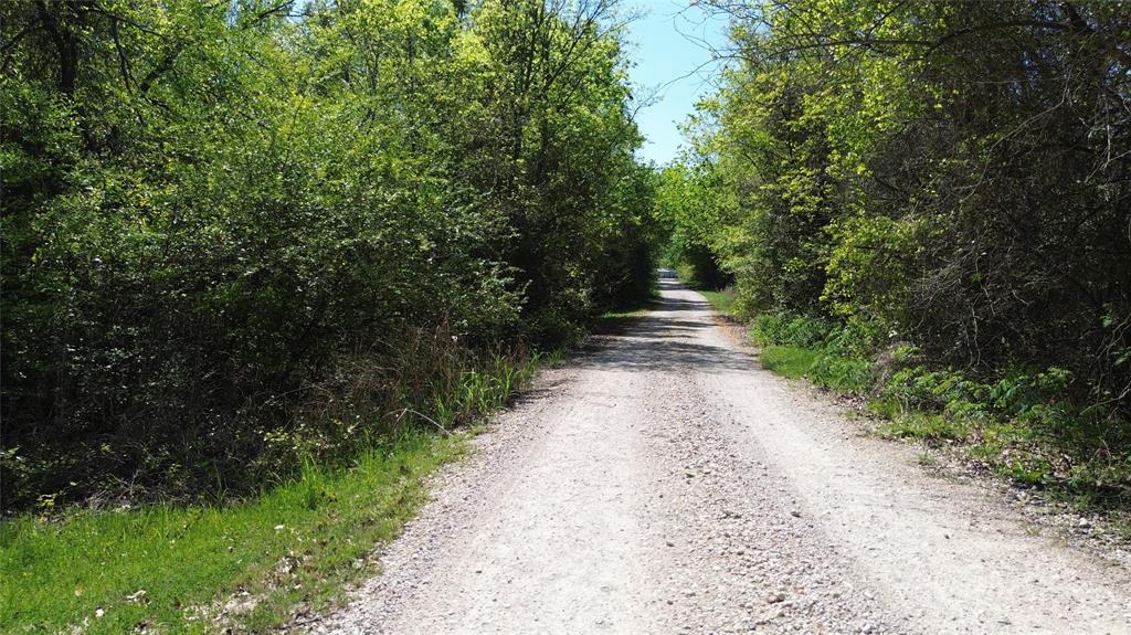 5 side by side lots for sale in a lake front community! City water and city sewer available. Boat ramp in subdivision. Located next to the city lake front park with pickle ball, basketball, picnic area, swim area, and boat ramps. Build only lots. All information is approximate, buyer and buyers agent to verify.
