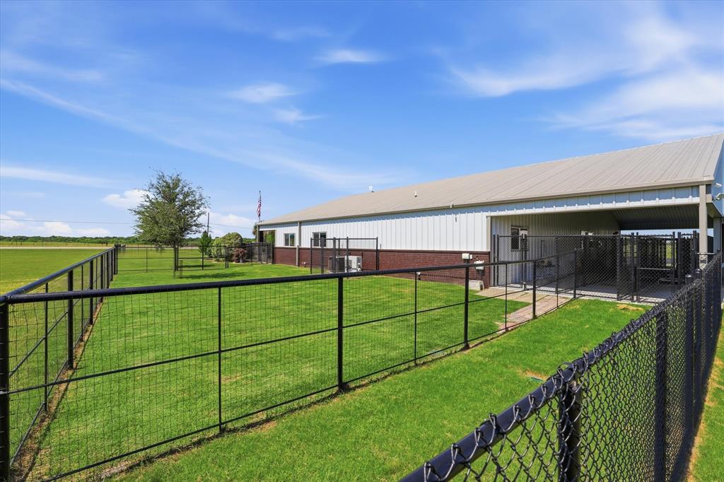 Maw & Paw Estates - Residential