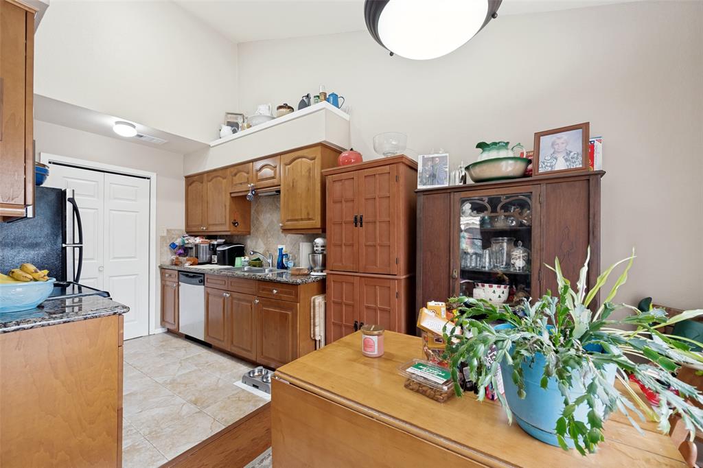 Cedar Creek Twnhms - Residential