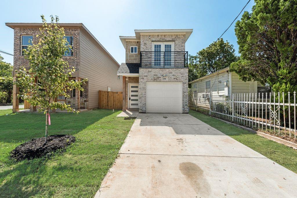 Lincoln Manor - Residential