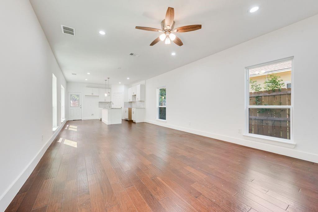 Lincoln Manor - Residential