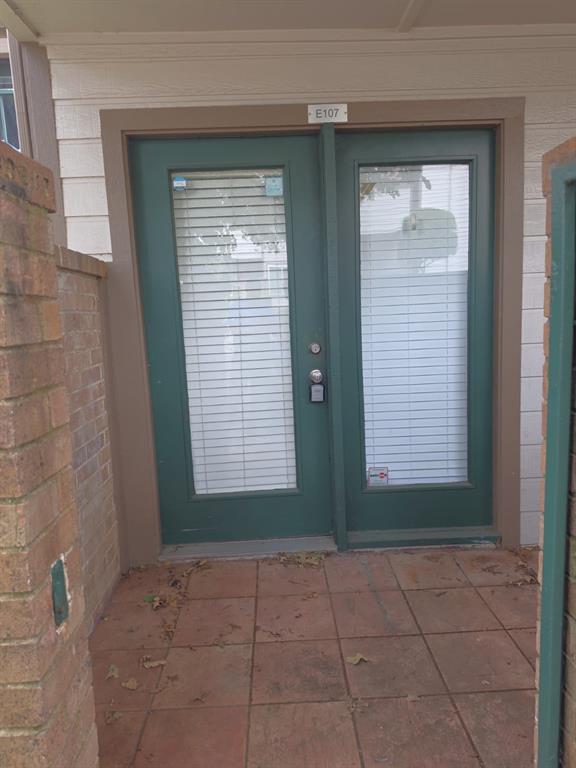 Arlington Oaks Condo - Residential