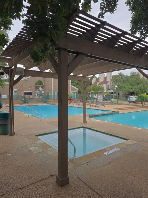 Arlington Oaks Condo - Residential