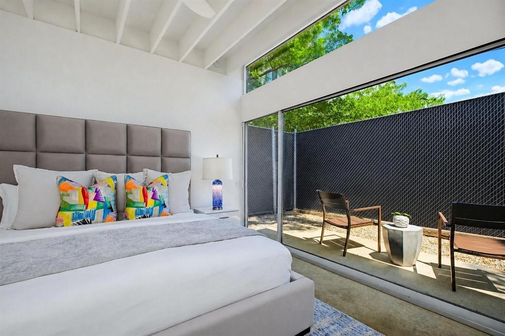 J D Cullums Oak Lawn - Residential