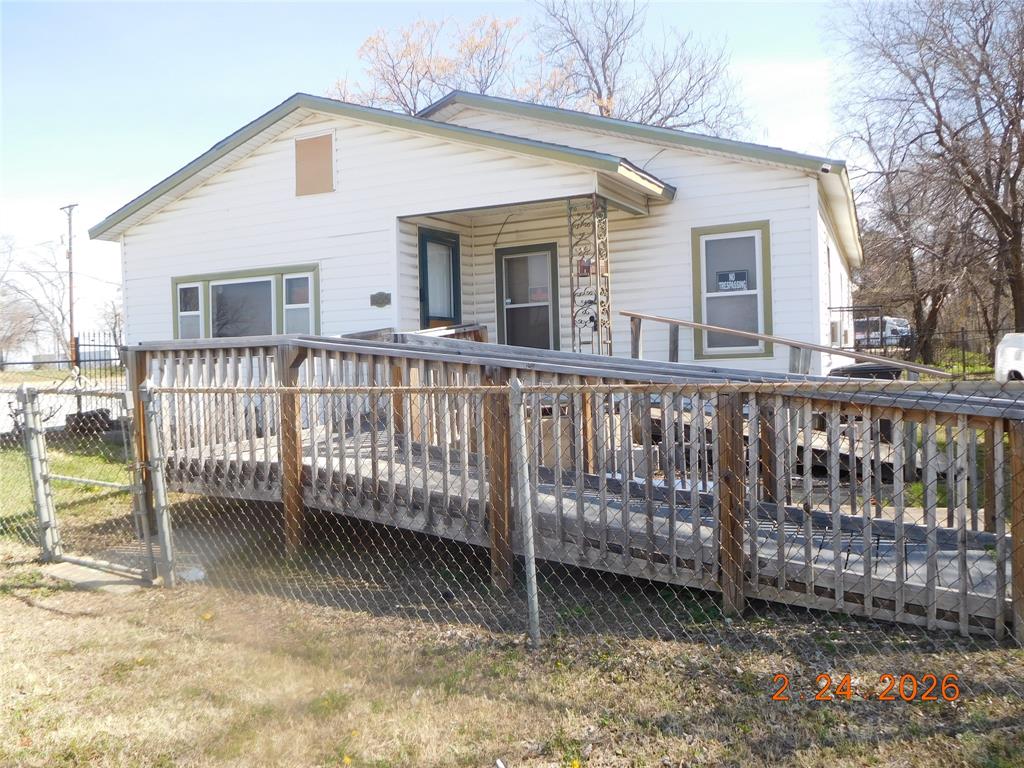 Location: Location!!! Located in the heart of commercial properties. Near downtown Fort Worth. at the corner of Hattie and Crawford St., one block off Main St. Great location.