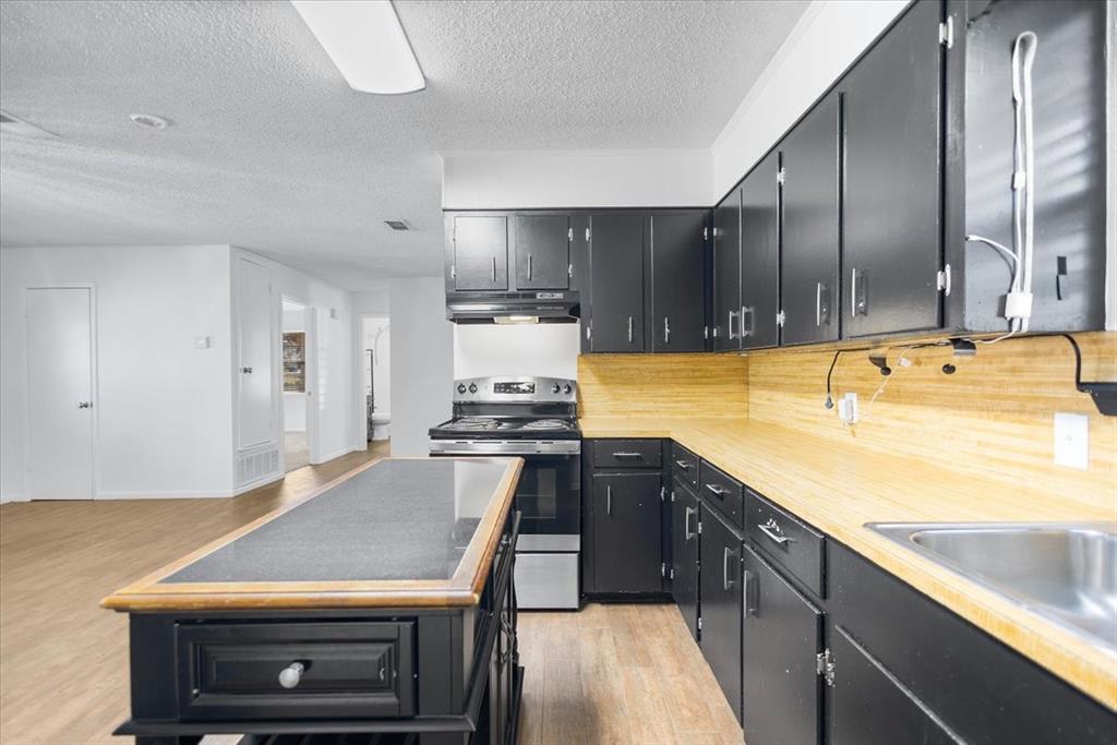M FALVEL - Residential