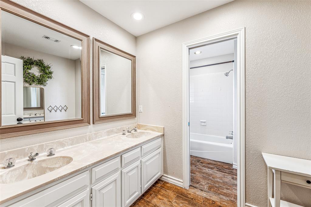 Willow Spgs Oaks - Residential