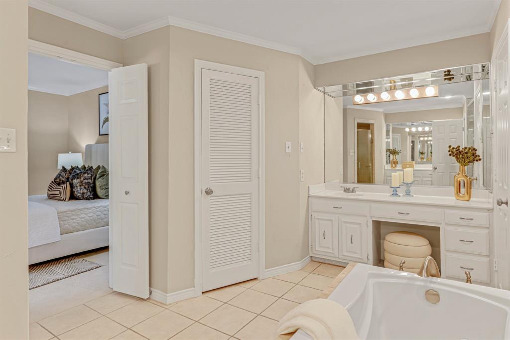Alexanders Village Instl 02 - Residential