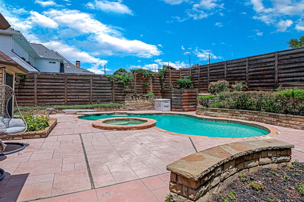 Alexanders Village Instl 02 - Residential