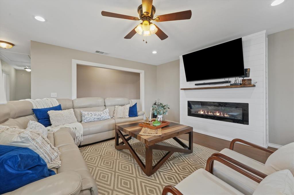 Twin Lakes - Residential