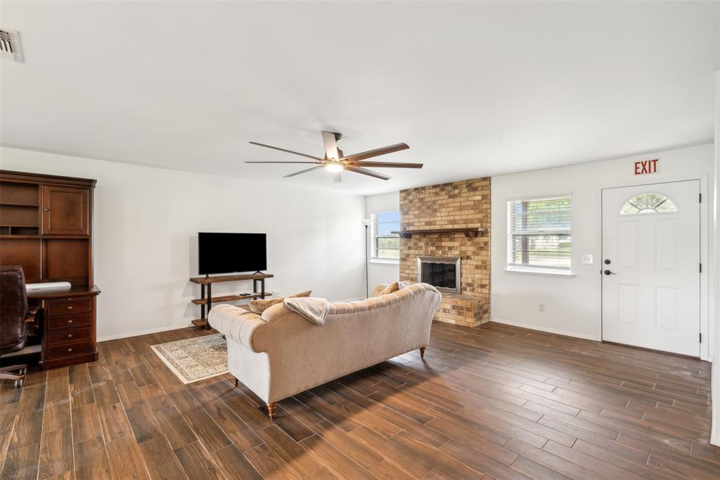 S J Robinson 423 - Residential