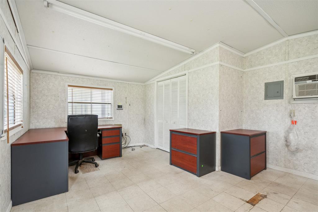S J Robinson 423 - Residential