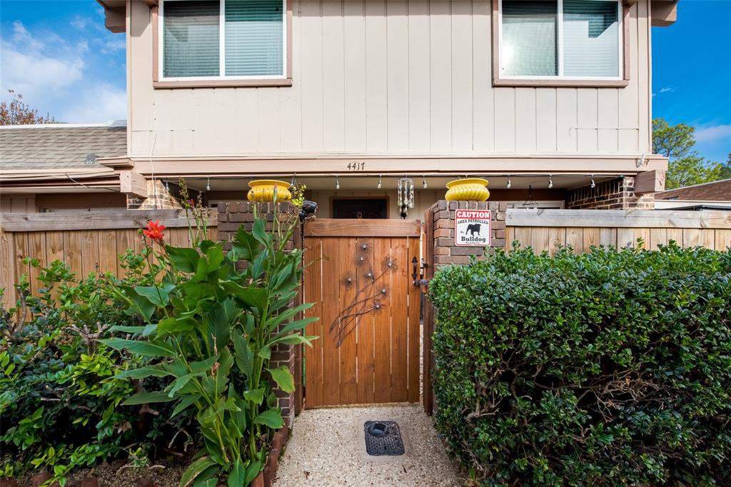 Make this charming 3 bedroom 2.5 bathroom townhome your new home! This townhome is in a great location with easy access to highway 114, & 161, DFW, Irving Mall, and many nearby shopping and restaurants. The property will come equipped with a dryer, washer, refrigerator, and even a built-in doggy door for your furry friends to have easy access to the outdoor patio. One of the bedrooms is currently being used as a giant walk-in closet but can easily be converted back to be utilized as a 3rd bedroom at the tenant's request.