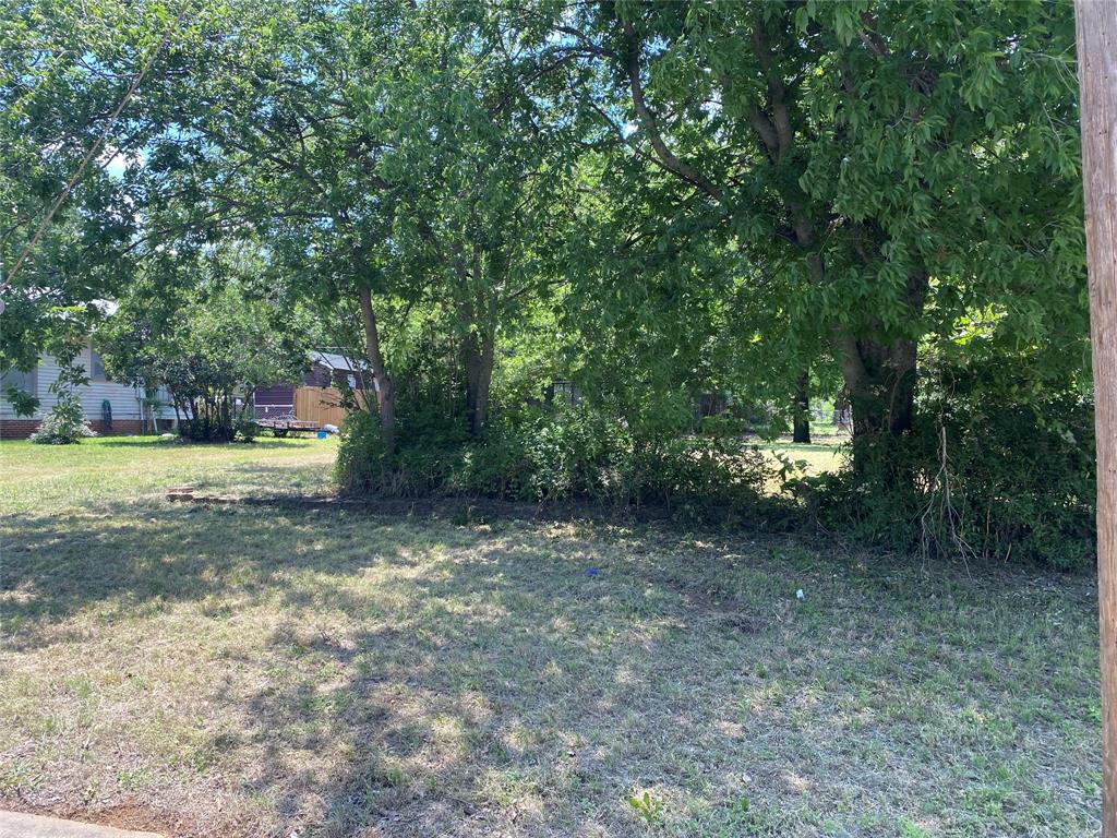 Great Location to build your dream home.  Corner Lot cleared and ready to build. Some trees.
One of the few remaining buildable lots in the Northwest area of town. Close to Downtown.
City Limits zoned SF6.