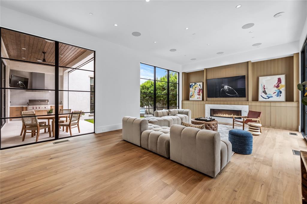Highland Park West 02 Instl - Residential