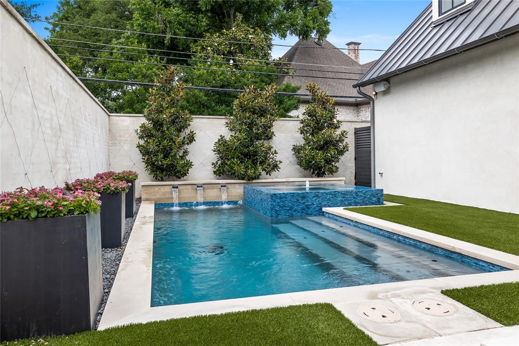Highland Park West 02 Instl - Residential