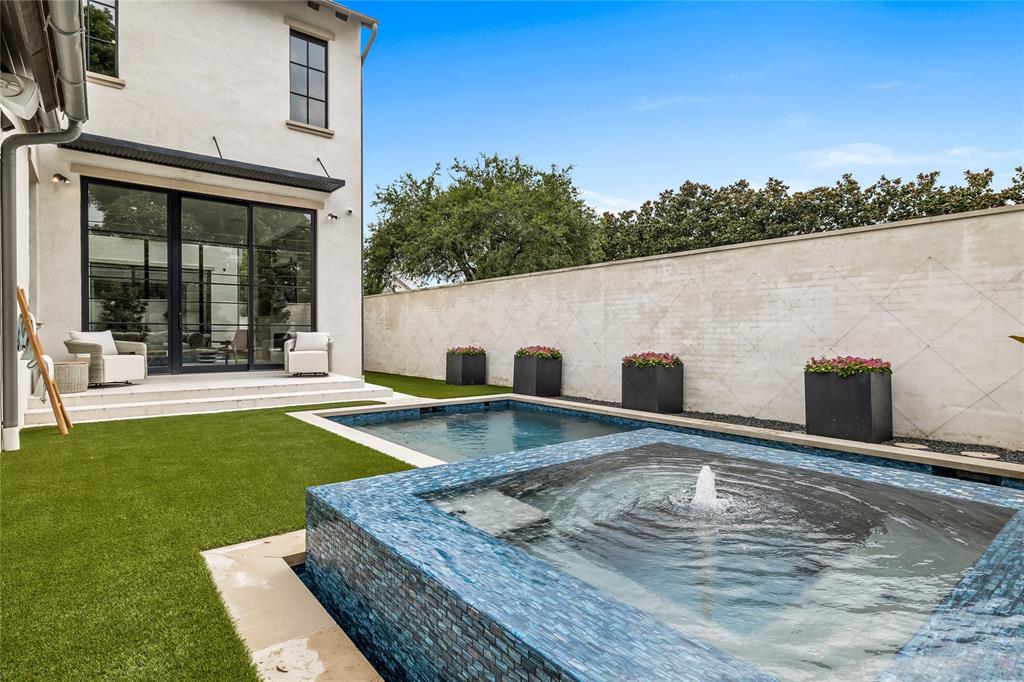 Highland Park West 02 Instl - Residential