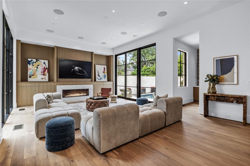 Highland Park West 02 Instl - Residential