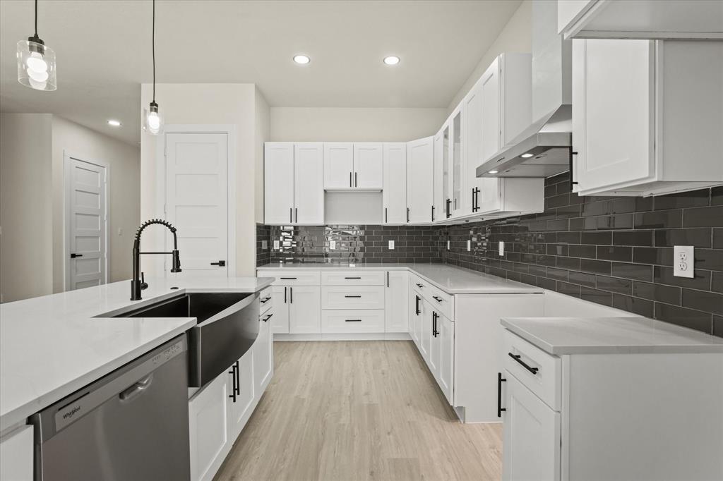 Joe A 02 Irvin - Residential