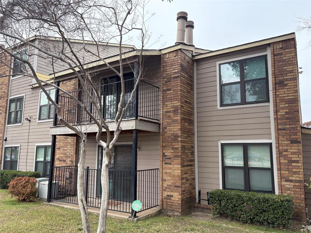 A well-maintained two-bedroom, one-bath condominium at 8109 Skillman Street, Apt 2002, has come to market in Northeast Dallas, offering buyers a move-in-ready home in one of the city's most convenient corridors.

The residence has been the subject of steady improvements over the past five years. The current owner replaced all windows and the patio door, upgrades that brighten the interior while improving energy efficiency and reducing outside noise. The unit has been freshly painted throughout, and the bathroom now features a new sink and countertop, lending the space a clean, contemporary finish.

The two bedrooms are generously proportioned, accommodating a range of needs from a home office to guest quarters or a roommate arrangement. Because the major updates are complete, prospective buyers can avoid the cost and inconvenience of a renovation.

The location remains a key draw. The property sits within easy reach of US-75, NorthPark Center, Rock Lake, and an array of dining and shopping options, placing residents close to the amenities of central Dallas without a downtown price.