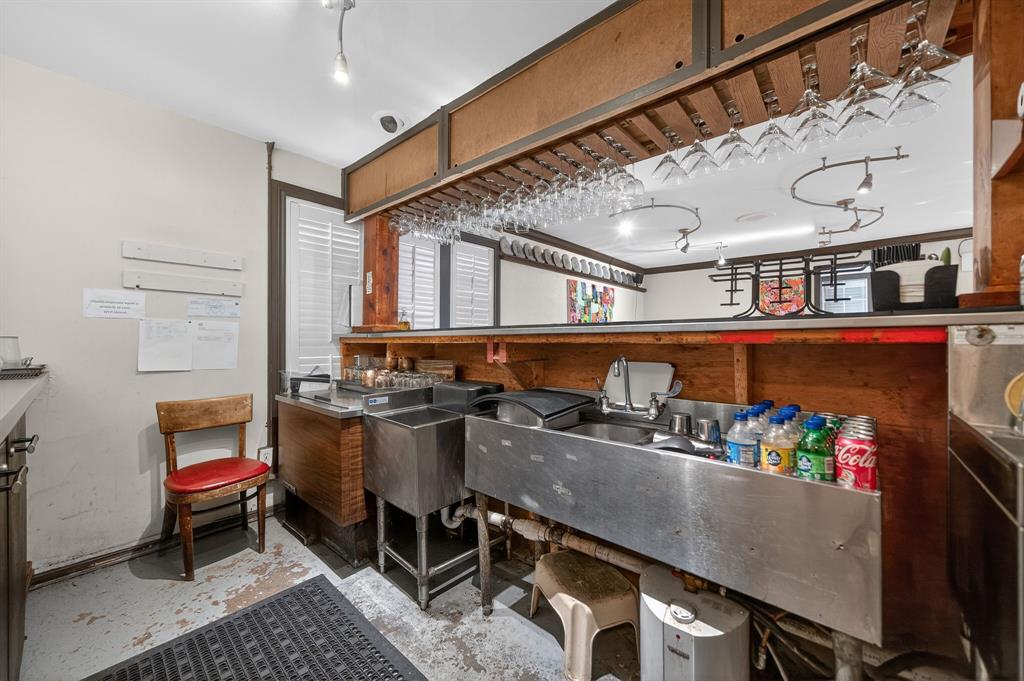 Brand & Bowens - Commercial Sale