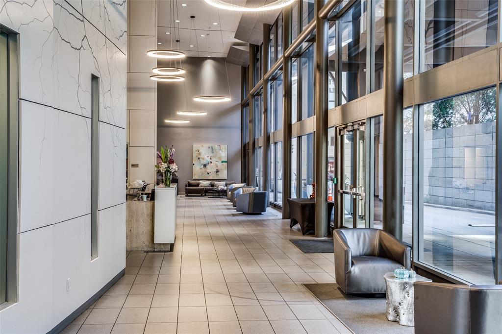 Metropolitan 1200 Main St Condo - Residential